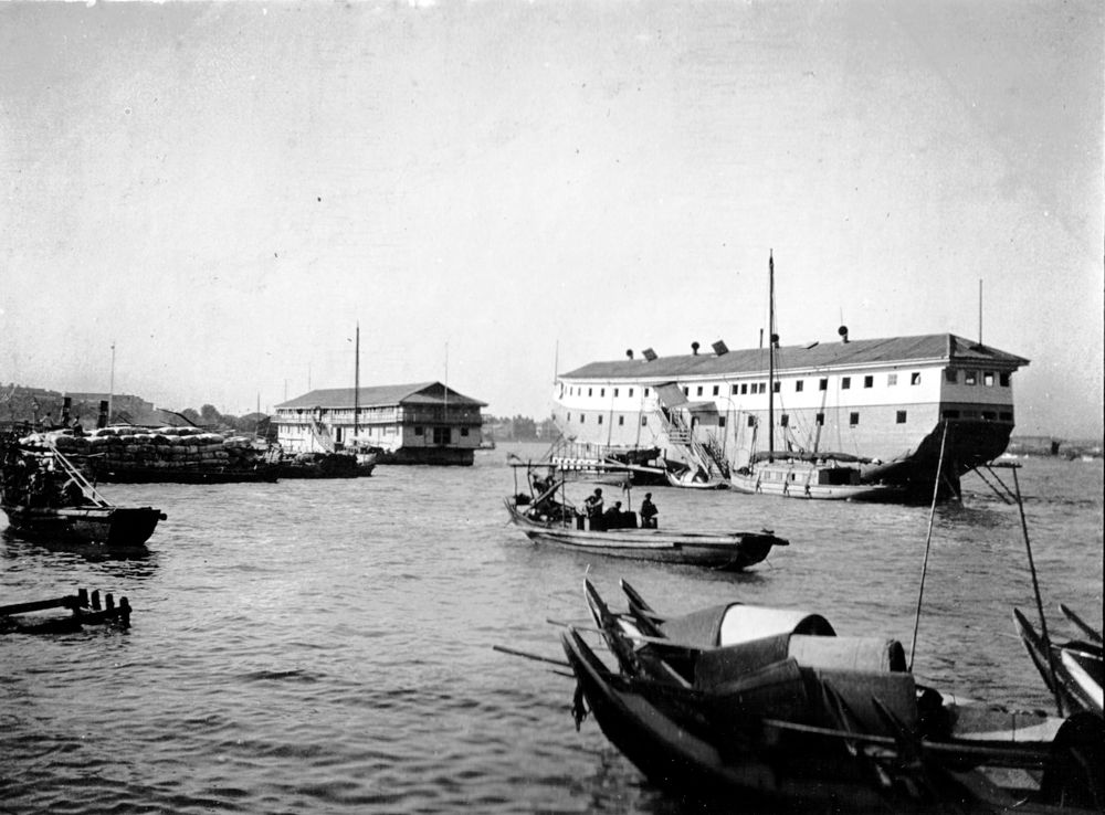 House Boats In The Yangtse